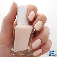 Essie says that gel couture provides up to 14 days of color and shine with the added bonus of easy removal. Vier Swatches Essie Gel Couture Jackie S Spare Moments