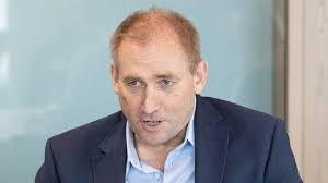 Rob Starr's Instagram, Twitter & Facebook