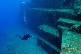 Yonaguni jima is an island that lies near the southern tip of japan's ryukyu archipelago, about 75 the site is very popular among divers. Tu2rogsmz7hbym