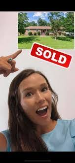 Stacy Ham's Instagram, Twitter & Facebook