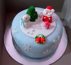 We bake the cake together, decorate it, and take it to my in laws' house where we celebrate with all of our extended family. Christmas Cakes Decoration Ideas Little Birthday Cakes