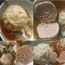 Resep kuah bakso sapi sederhana spesial gurih asli enak. Resep Membuat Bakso Sapi Empuk Dan Kenyal Isi Daging Cincang Resep Ide Makanan Resep Bakso