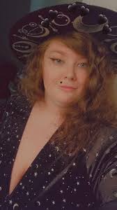 Me vs Avi. Might catch me in the dance scene. 😘 We rockin Quest Pro w/ x7  Tundra Trackers and Index controllers. Avi is personal so please don't ask  🩷