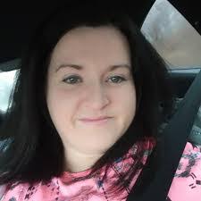 Jessica Settles's Instagram, Twitter & Facebook