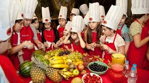 Al cocinar, los niños aprenden a probar todos los alimentos y descubren las propiedades y esta idea de negocio es simple: Vuelven Los Talleres De Cocina Para Ninos En Rubaiyat
