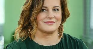 Dziś trochę w nawiązaniu do mojego ostatniego posta. Koleżanka przesłała mi  info o fajnej inicjatywie w USA. Melissa Hunter, autorka i producentka TV  zaproponowała na Twitterze, aby zamiast list typu "30 młodych,