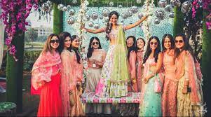 30 Bridal Solo Songs For Sangeet Latest From Bollywood Wedmegood Traditional ladies sangeet with a modern twist by reena kaur one of uk's finest sangeet singers who brings one of the best ladies sangeet function in indian punjabi style wedding in amritsar. 30 bridal solo songs for sangeet