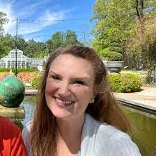 Leslie Teeter's Instagram, Twitter & Facebook