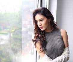 She began her career at the age of 16 as a model in a few commercials including clean and. Amyra Dastur On Twitter Photoshoot Session Between Takes Kungfuyoga