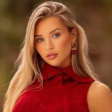 Mikayla La's Instagram, Twitter & Facebook