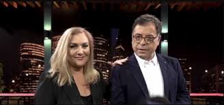 Fotos de la campaña de la candidata del pueblo a la presidencia de chile, pamela jiles. Pareja De Pamela Jiles Por Dichos De Rios No Tiene Pies Ni Cabeza