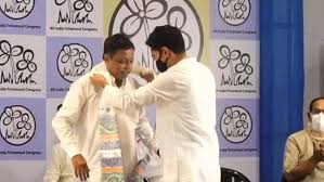Mukul roy, the bjp's first import from mamata banerjee's trinamool congress in bengal, returned to his former party on friday along with son shubhranshu, to a much warmer welcome than he may have. Fgdpjw1qwgbblm