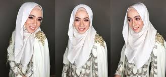 Dua peserta terakhir iaitu mohd faizul sani, 28, daripada sabah dan nadia amira othman, 20 (johor) layak dengan undian melalui aplikasi samsung galaxy entri melengkapkan dua belas peserta yang terpilih sebagai pelajar akademi fantasia 2013 (af 2013). 8 Gambar Cun Amira Othman Penyanyi Pelakon Dan Pengacara