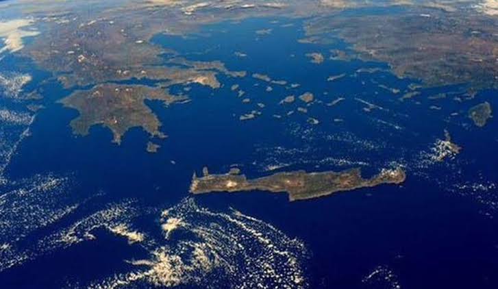    “Καταρρίψτε τα ‘αγνώστου ταυτότητας’ μη επανδρωμένα”…