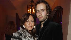 The collections for spring/summer 2019 are being presented at berlin fashion week. Selten Simone Thomalla Und Silvio Geben Parchen Interview Promiflash De