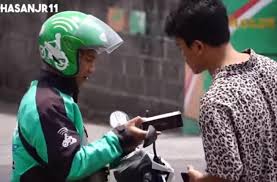 Kisah order fiktif makanan dengan total pesanan hingga rp 1 juta viral di media sosial tiktok penipuan atau prank itu dialami oleh seorang pengemudi ojek online di yogyakarta pada 31 mei 2021. Dihujat Usai Bikin Prank Ojol Ini Pendapatan Hasan Abdillah Dari Youtube Hitekno Com