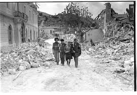 Terremoti campania, sezione dedicata ai terremoti di oggi ed ultimi 7 giorni in campania aggiornata h24 con i dati ingv. Terremoto Irpinia La Propaganda Leghista Copri Una Grande Bugia Il Nord Ingrasso Su Quella Tragedia Il Fatto Quotidiano