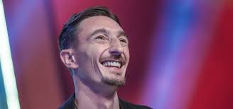 MARIA, MAMMA DI CIRO PETRONE/ "È una donna esemplare. Mio padre l'ha fatta  soffrire e da allora io…"