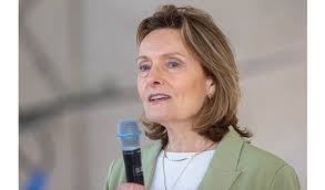 Wethouder tijdelijk afwezig door behandeling van reumatische klachten