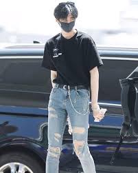 Cbxnz Instagram Photos And Videos Alternative Outfits Ripped Jeans Kpop Fashion