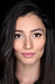 Ayse Akin's Instagram, Twitter & Facebook