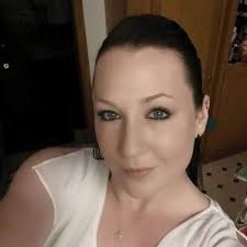 Davina Miller's Instagram, Twitter & Facebook