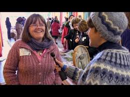 From box opening, to knitting, to analysis; Clara Parkes Founder Of Knitters Review Rhinebeck 2009 Lk2g 065 Youtube