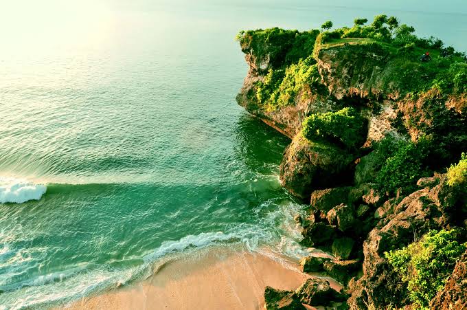 Tebing Pantai Balangan