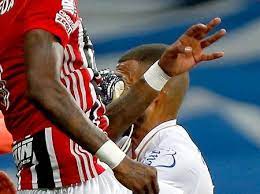 Página oficial do atleta tiago volpi. Sao Paulo Foto Mostra Soco De Volpi Em Ernando Bahia Pede Penalti