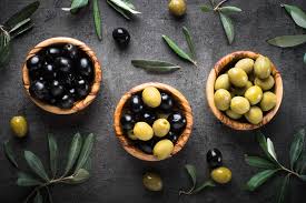 Quelles Differences Entre L Olive Verte Et L Olive Noire Restaurant Le 80