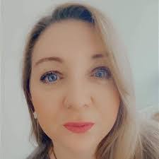 Iona Todd's Instagram, Twitter & Facebook