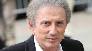 Jun 27, 2021 · jeudi 24 juin 2021, michel drucker s'est confié sur son salaire dans l'émission l'instant de luxe, sur non stop people. Michel Drucker Le Nom De L Animatrice Qu Il Aurait Aime Voir Le Remplacer Femme Actuelle Le Mag