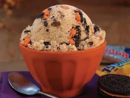 Food Baskin Robbins Is Bringing Back Its Trick Oreo Treat Ice Cream And It S Like Eating A Bowl Of Halloween Candy In One Sitting Pressfrom Us