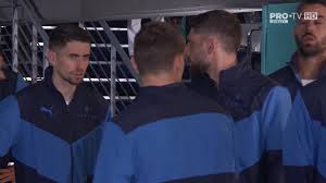 Meciul de pe stadionul olimpic din capitala italiei va fi arbitrat de olandezul danny makkelie, ajutat de asistenţii hessel steegstra şi jan de vries. Maddtnj3su3crm