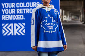 Das große maple leafs teamlogo auf der vorderseite ist aufgenäht. Toronto Maple Leafs On Twitter Leafsforever X Reverseretro