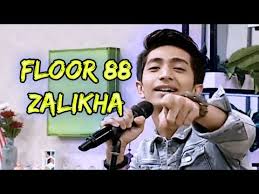 Adik beradik tiri,kalau dulu zalikha @ayieelhamf88 yg dapat,kali ni aqilah agak2 sape dapat?mesti handsome dan sama padan kan?nantikan mv aqilah tak lama je. Floor 88 Zalikha Live At Nlko Part 1 3