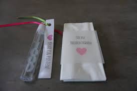 Moin moin, habe letzte woche meine liferung mit den taschentüchern für die hochzeit erhalten. Vorlagen Fur Freudentranen Taschentucher Basteln Ein Kreativer Diy Hochzeitsblog