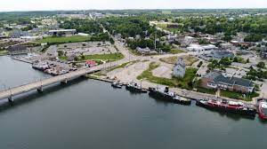 It is located at the natural end of sturgeon bay, although the sturgeon bay ship canal was built across the. Session On Sturgeon Bay Waterfront Settlement Ends Abruptly Without Vote Door County Pulse