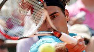Wegen der erhöhten verletzungsgefahr verzichtet er für die zeit seiner aktiven karriere auf andere. Ersteigert Ein Daniker Zahlt Ein Kleines Vermogen Fur Federers Racket