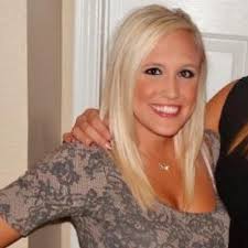 ♛Lea Melton♛ (@_leamelton)