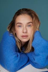 Anna Herrmann's Instagram, Twitter & Facebook