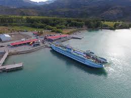 Versi ini untuk bahasa indonesia. General Carrera Lake Somarco Barcazas