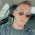 Tracy Renfrow's Instagram, Twitter & Facebook