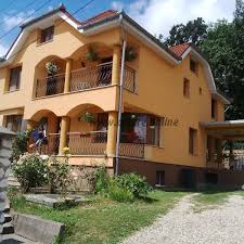 Pensiunea nikolas*** , este o pensiune premiata cu 3 margarete situata in statiunea baile 1 mai. Casa Teodora Hotel Motel Pensiune Vila