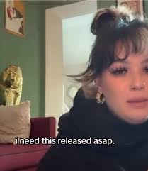 Lola Young's Acoustic Performance: Anticipation Grows