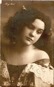 Mary Read's Instagram, Twitter & Facebook