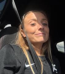 UTSM SERRA DEL MONTSANT 11k 🥇 Después de tantas semanas de asfalto, ritmos  y tiempos exigentes, necesitaba desconectar del ruido y volver a conectar  conmigo misma. 🌿 El cuerpo pedía montaña, tierra