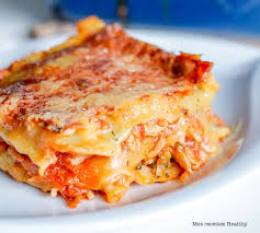 Un Plat De Lasagne De Poulet Et Legumes Facile Que Vous Pourrez Realiser Suivant Les Legumes De Saison Une Recettes De Cuisine Lasagne Poulet Recette Healthy