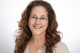 Ariel Rosenbaum's Instagram, Twitter & Facebook