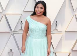 Roma' actress yalitza aparicio opens up about overcoming her fears on the time 100 gala red carpet. These L A Artists Are Celebrating Roma S Yalitza Aparicio In A Beautiful Way